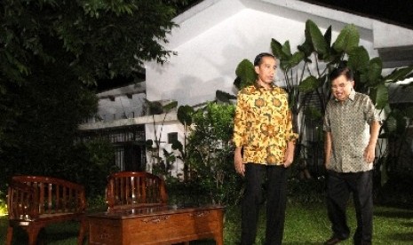 Joko Widodo, dan Jusuf Kalla menggelar konferensi pers di rumah Dinas Gubernur, Jakarta, Kamis (21/8).