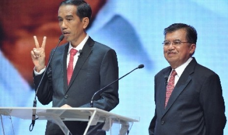 Joko Widodo-Jusuf Kalla (Jokowi-JK) saat debat capres, Senin (9/6)