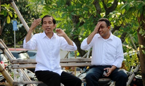 Joko Widodo (kiri) dan  Anies Baswedan (kanan).