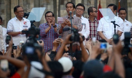 Joko Widodo memberikan pidatonya kepada ribuan pendukungnya di Tugu Proklamasi, Jakarta, Rabu (9/7). 