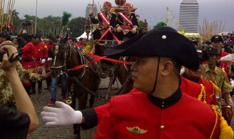 Jokowi dan Ahok naik kereta kencana