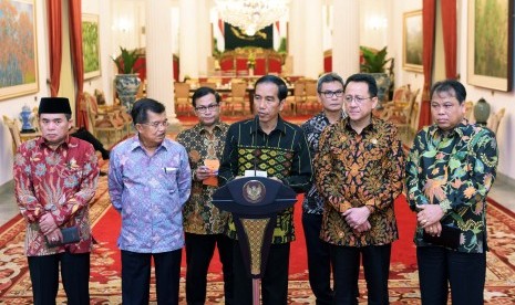 Jokowi dan pimpinan lembaga negara usai rapat konsultasi, Selasa (19/1)