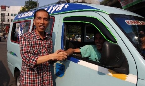 Jokowi di Terminal Kampung Rambutan.