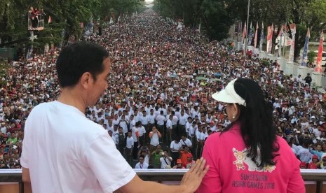 Jokowi Jalan Sehat Bersama Masyarakat