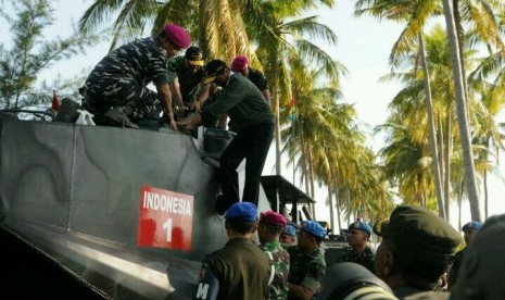 Jokowi naik tank 