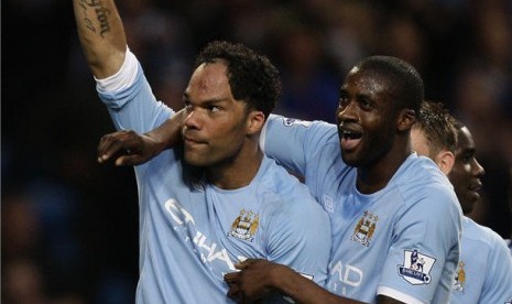 Joleon Lescott (kiri) 