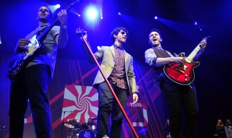 Jonas Brothers.