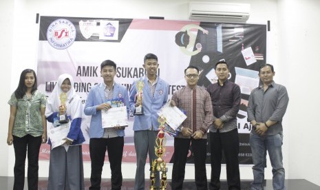 Juara AMIK BSI Live Coding & Live Accounting Contest 2017.  