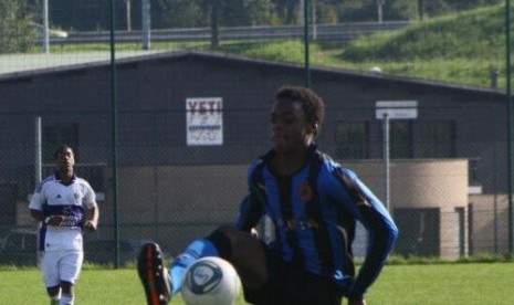 Julien Ngoy (kanan)