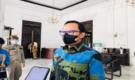 Wali Kota Bogor Bima Arya mendesak pemerintah pusat untuk bergerak lebih cepat mengatasi kelangkaan oksigen. Ini guna memenuhi kebutuhan penanganan pasien di rumah sakit yang saat ini kondisinya sudah krisis. (Foto: Bima Arya)