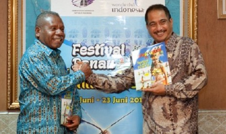 Jumpa pers Festival Danau Sentani. Bupati Jayapura dan Menteri Pariwisata Arief Yahya