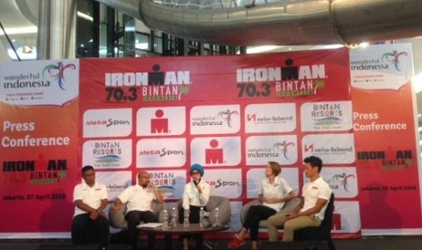 jumpa pers Ironman 70.3 di FX Lifestyle Mall, Jakarta. 