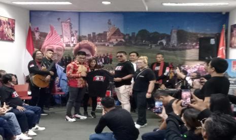 Jumpa pers Persatuan Artis Batak Indonesia (Parbi) bersama dengan Punguan Simbolon dohot Boruna Indonesia (PSBI) yang mengumumkan akan menggelar Festival Mangardang 2023. 