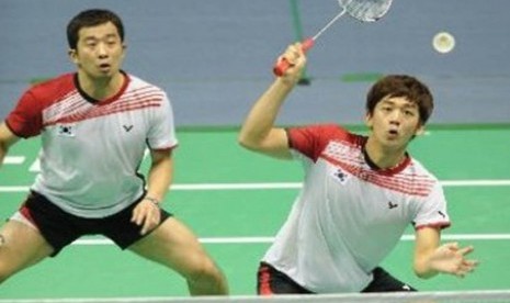 Lee Yong Dae (kanan) saat masih berpasangan dengan Jung Jae Sung