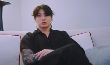 Jungkook BTS. Jungkook buka suara terkait kritik kepadanya agar tidak mabuk saat melakukan live di Weverse. (ilustrasi).