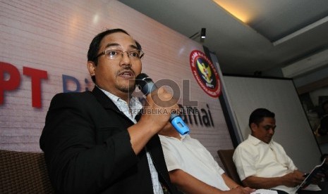 Juru bicara Badan Nasional Penanggulangan Bencana Terorisme (BNPT), Irfan Idris (kanan)