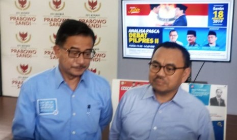 Juru Bicara BPN Ferry Mursyidan Baldan dan Direktur Materi Debat Sudirman Said di Pusat Media BPN, Jakarta, Senin (18/2).