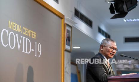 Juru bicara pemerintah untuk penanganan COVID-19 Achmad Yurianto memberikan keterangan pers di Kantor Presiden, Jakarta, Senin (9/3/2020). (Antara/Hafidz Mubarak)