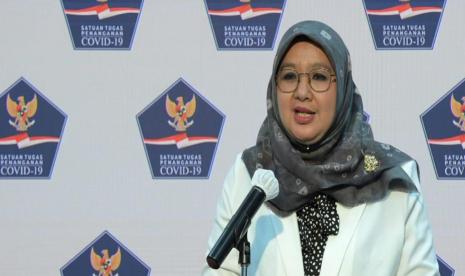 Juru Bicara Vaksinasi Kementerian Kesehatan (Kemenkes) Siti Nadia Tarmizi mengingatkan masyarakat untuk terus meningkatkan kewaspadaan terhadap kenaikan kasus Covid-19. Meskipun tren penularan Covid-19 di Indonesia ada di level satu atau terus membaik, tetapi peningkatan kasus Covid-10 masih terdeteksi di beberapa kabupaten-kota.