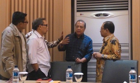 Juru runding Partai Golkar. Tampak Agun Gundjar Sudarsa, Andi Matalatta, Ibnu Munzir, MS Hidayat, Priyo Budi Santoso