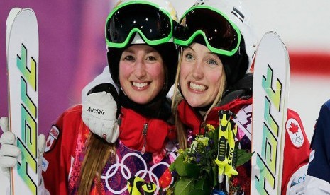 Justine Dufour-Lapointe (kanan) dan Chloe Dufour-Lapointe 