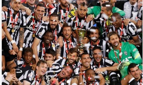 Juventus merayakan gelar juara Coppa Italia