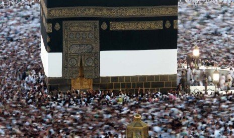  Kabah di Masjidil Haram Makkah, Arab Saudi, Selasa (23/10).  (Hassan Ammar/AP)