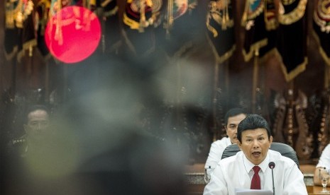 Kabareskrim Polri Komjen Pol Ari Dono Sukmanto memberikan keterangan terkait hasil gelar perkara kasus dugaan penistaan agama yang dituduhkan kepada Gubernur DKI Jakarta nonaktif Basuki Tjahaja Purnama di Mabes Polri, Jakarta, Rabu (16/11).