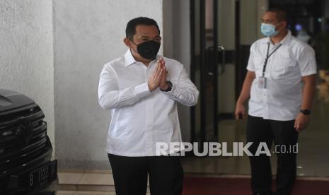 Kabareskrim Polri Komjen Pol Listyo Sigit Prabowo (kiri).