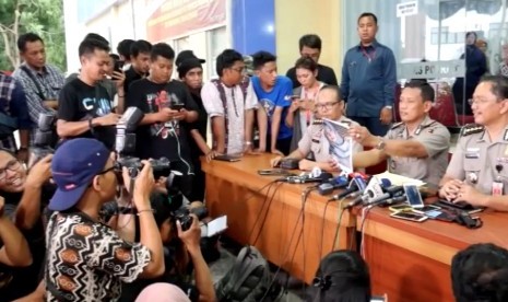 Kabiddokpol Pusdokkes RS Polri Kombes Pol Pramujoko menyatakan tim forensik telah berhasil mengidentifikasi satu korban meninggal kebakaran pabrik petasan di Kosambi, Kabupaten Tangerang.