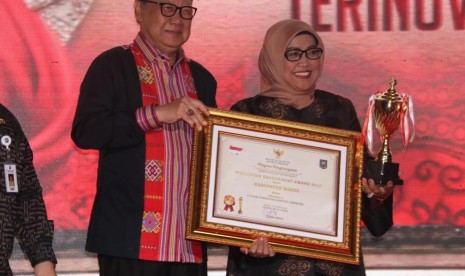 Kabupaten Bogor dengan Bupati Ade Yasin yang mengusung program utama Pancakarsa, meraih penghargaan sebagai kabupaten terinovatif dengan meraih Innovative Government Award (IGA) Tahun 2019 di Hotel Borobudur, Jakarta, Senin (7/10) malam.