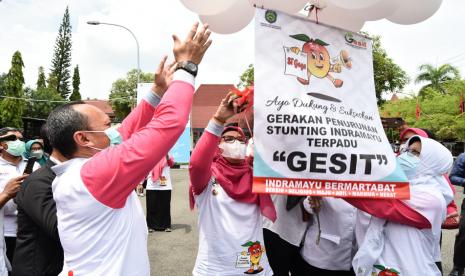 Kabupaten Indramayu resmi meluncurkan tim Gerakan Penurunan Stunting Indramayu Terpadu (Gesit), Rabu (27/10). Tim itu dan seluruh organisasi perangkat daerah (OPD) yang terkait akan bekerja sama mengatasi kasus stunting pada balita di Kabupaten Indramayu.