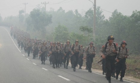 Kabut asap menyelimuti Pekanbaru.