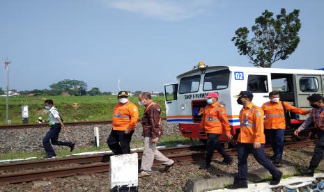 Kadaop 5 Purwokerto Daniel Hutabarat dan Wabup Banyumas melakukan pemeriksaan dresin, Selasa (19/4/2022). 