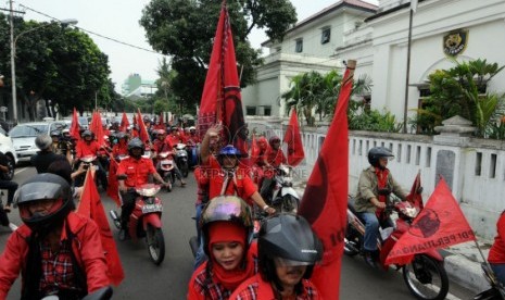 Kader PDI Perjuangan (ilustrasi). PDIP dinilai tak pede usung Ganjar dan memaksakan All Jokowi Man dan singkirkan Anies