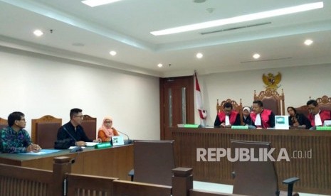 Kader PPP Andi Mariattang didampingi kuasa hukumnya Abdanial Malakan, mengajukan gugatan terhadap DPP PPP di PN Jakarta Pusat, Kamis (28/6). 