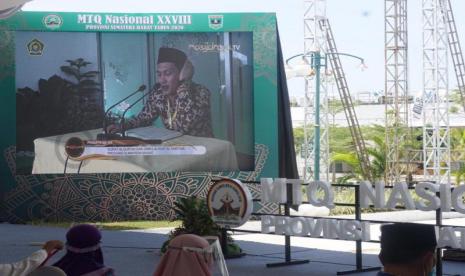 Kafilah tuan rumah Abdullah Fikry sempat meneruskan bacaan Alqurannya di tengah gempa yang melanda Sumatra Barat.