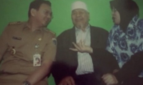 Kafrawi Ridwan (tengah)