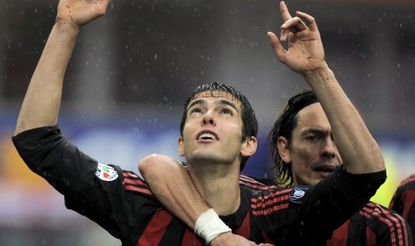 Kaka ketika melakukan selebrasi setelah mencetak gol untuk AC Milan pada pertandingan kontra Palermo, 26 April 2009. 