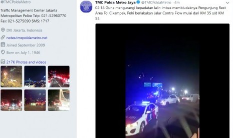 Kakorlantas berlakukan Contraflow guna mengurai kemacetan di Tol Jakarta-Cikampek, Rabu Dini Hari.