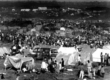 Kamp pengungsi Rwanda di Zaire, 1994. 