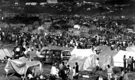 Kamp pengungsi Rwanda di Zaire, 1994. 