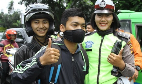 Kampanye keselamatan berkendara yang digelar Kutu Community di Bogor, Jawa Barat