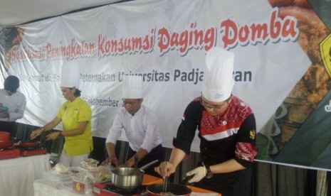 Kampanye konsumsi daging domba yang diselenggarakan Dinas Peternakan Provinsi Jabar di Kampus Fakultas Peternakan Unpad, belum lama ini.