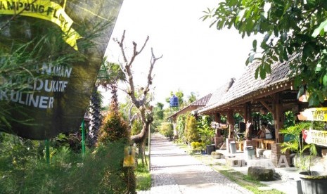 Kampung Flory, Homestay Desa Wisata Tanaman Hias dengan Kolam Terapi Ikan. 