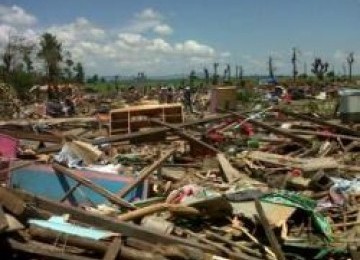 Kampung yang hancur akibat diterjang puting beliung di Sidrap, Sulawesi Selatan