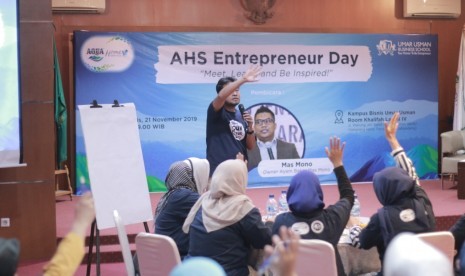 Kampus Bisnis Umar Usman bersama Aqua Home Service (AHS) mengusung acara yang bertajuk 