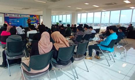 Kampus Digital Bisnis Universitas Nusa Mandiri (UNM) bekerjasama dengan Nusa Mandiri Center berhasil menyelenggarakan Seminar Program Pembinaan Bisnis Mahasiswa (P2BM) dengan tema Problem Solving, pada Rabu (15/2/2023). 