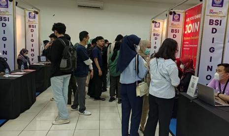 Kampus Digital Kreatif Universitas BSI (Bina Sarana informatika) akan menggelar kegiatan besar berupa Bursa Kerja & Internship bertajuk BSI DiginoFest 2024. Mengusung tema Dream Career for a Better Future, kegiatan ini akan dilaksanakan di Universitas BSI kampus Pemuda  pada Jumat  (26/1/2024) mendatang.