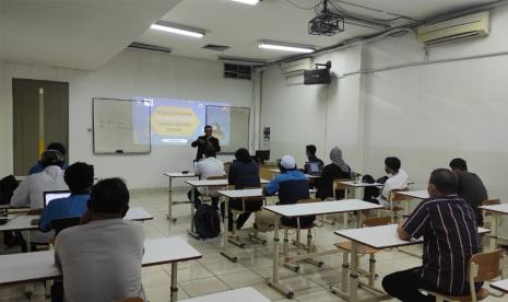 Kampus Digital Kreatif Universitas BSI (Bina Sarana Informatika) akan menyelenggarakan Workshop Artificial Intelligence (AI) yang bertajuk Anything Can Be Something with AI.